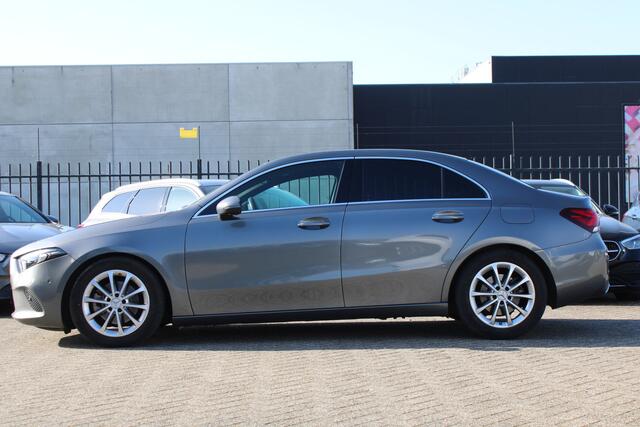 Mercedes-Benz A-KLASSE 200 AUT7 Business Solution Luxury CAMERA NAVI TREKHAAK <<43.366KM>>