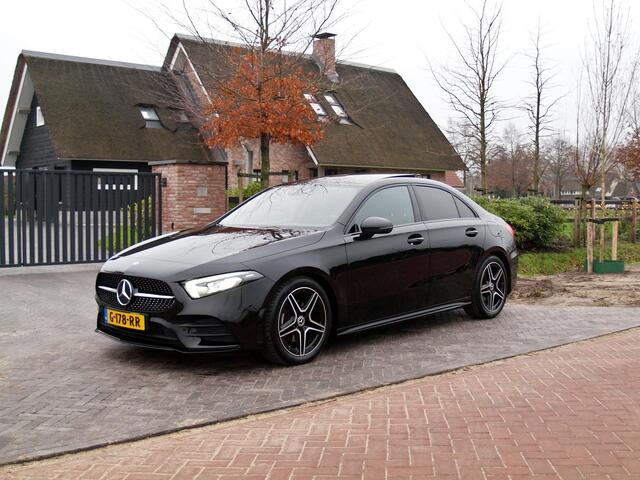 Mercedes-Benz A-KLASSE 200 Business Solution AMG | Schuifdak | Nightpakket | Camera | NL-Auto |