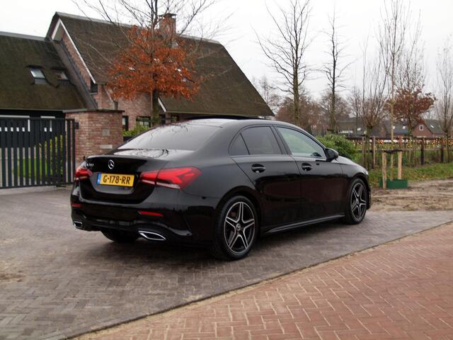 Mercedes-Benz A-KLASSE 200 Business Solution AMG | Schuifdak | Nightpakket | Camera | NL-Auto |