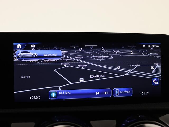 Mercedes-Benz A-KLASSE 250 e AMG Line | Premium Pack | Nightpakket | Draadloos oplaadsysteem voor Smartphone | Sfeerverlichting | Extra USB-poorten | Verwarmde stoelen vooraan | KEYLESS GO | Dodehoekassistent |