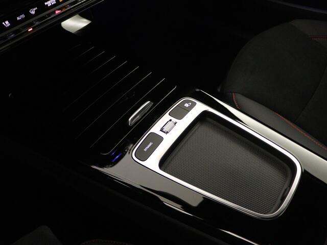 Mercedes-Benz A-KLASSE 250 e AMG Line | Premium Pack | Nightpakket | Draadloos oplaadsysteem voor Smartphone | Sfeerverlichting | Extra USB-poorten | Verwarmde stoelen vooraan | KEYLESS GO | Dodehoekassistent |