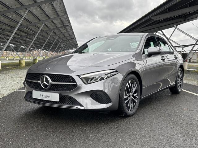 Mercedes-Benz A-KLASSE 180 Star Edition | Widescreen | Parkeercamera | Stoelverwarming | Apple carplay/Android auto | LED |