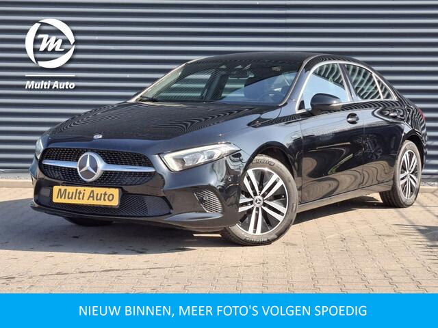 Mercedes-Benz A-KLASSE 250 e Plug in Hybrid PHEV | Widescreen Navi | Sfeerverlichting | Apple Carplay | Sportstoelen Verwarmd | Navigatie | DAB | Cruise Control |