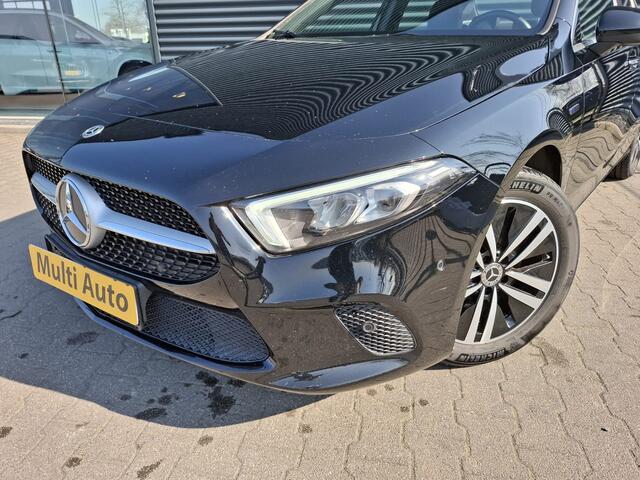 Mercedes-Benz A-KLASSE 250 e Plug in Hybrid PHEV | Widescreen Navi | Sfeerverlichting | Apple Carplay | Sportstoelen Verwarmd | Navigatie | DAB | Cruise Control |