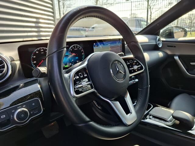 Mercedes-Benz A-KLASSE 250 e Plug in Hybrid PHEV | Widescreen Navi | Sfeerverlichting | Apple Carplay | Sportstoelen Verwarmd | Navigatie | DAB | Cruise Control |