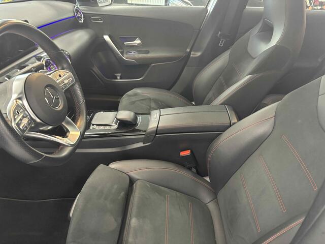 Mercedes-Benz A-KLASSE 180 AMG Line Panoramadak Sfeerverl. Keyless go etc etc