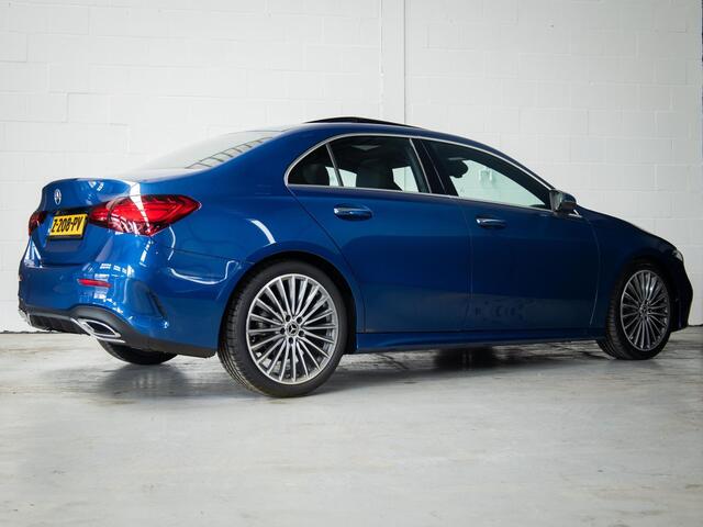 Mercedes-Benz A-KLASSE Limousine 180 AMG Line Mercedes-Benz A-klasse 180 AMG Line Panorama dak