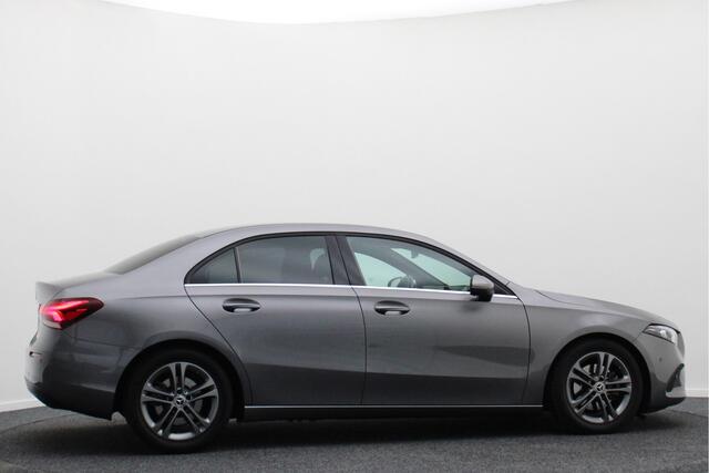 Mercedes-Benz A-KLASSE 200 Launch Edition