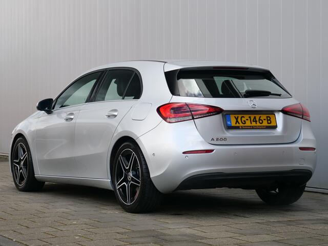Mercedes-Benz A-KLASSE 200 164pk Business Solution Plus Upgrade Automaat Navigatie / 18 inch / Camera / Stoelverwarming