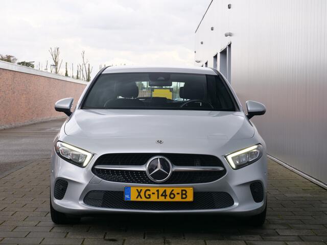 Mercedes-Benz A-KLASSE 200 164pk Business Solution Plus Upgrade Automaat Navigatie / 18 inch / Camera / Stoelverwarming