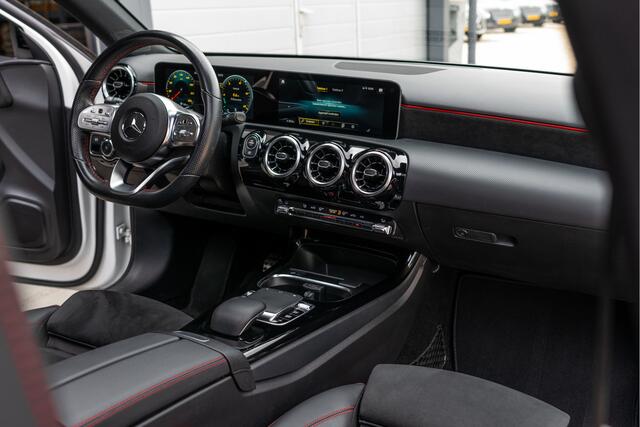 Mercedes-Benz A-KLASSE 180 d AMG Night|Panorama|Widescreen|LED|MBUX Aut7