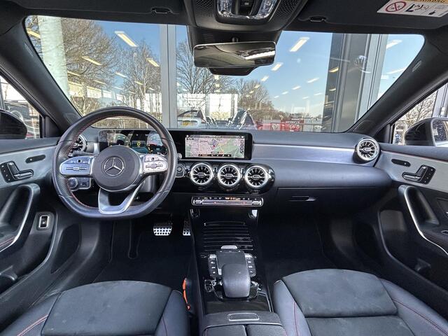 Mercedes-Benz A-KLASSE 250 e Business Solution AMG Limited | Panoramadak | Elektrisch verstelbare stoelen | Apple Carplay | Dodehoekassistent | Night Pakket