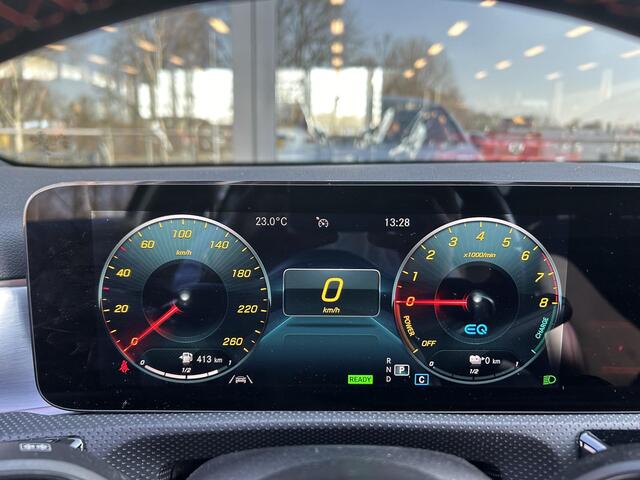 Mercedes-Benz A-KLASSE 250 e Business Solution AMG Limited | Panoramadak | Elektrisch verstelbare stoelen | Apple Carplay | Dodehoekassistent | Night Pakket