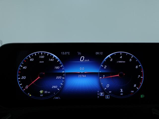 Mercedes-Benz A-KLASSE 180 Business Solution | Parkeerpakket met Camera | Stoelverwarming | Car Play | LED | Cruise Controle | Inclusief 24 maanden MB Certified garantie voor Europa.