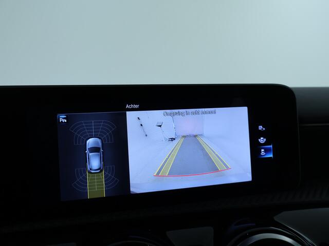 Mercedes-Benz A-KLASSE 180 Business Solution | Parkeerpakket met Camera | Stoelverwarming | Car Play | LED | Cruise Controle | Inclusief 24 maanden MB Certified garantie voor Europa.