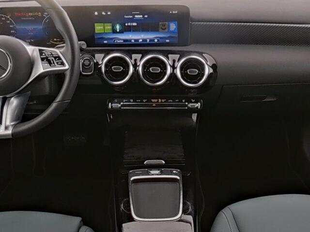 Mercedes-Benz A-KLASSE 250 e Face Lift Plug-In Hybride Progressive Line Advanced | Night-Pakket | Burmester® Surround-Soundsystem | Ledkoplampen. Inclusief 24 maanden MB Certified garantie voor Europa.