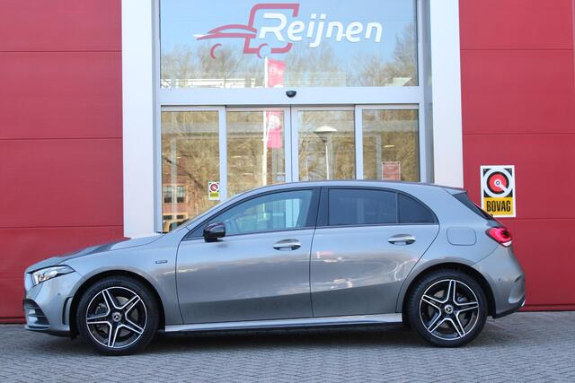 Mercedes-Benz A-KLASSE 250 e 218PK BUSINESS SOLUTION AMG LIMITED | PANORAMISCH SCHUIF/KANTEL DAK | SFEER VERLICHTING | ELEKTRISCH BEDIENBARE VOORSTOELEN MET GEHEUGENFUNCTIE | MULTIBEAM LED KOPLAMPEN | KEYLESS ENTRY/START | APPLE CARPLAY/ANDROID AUTO | NAVIGATIE | ACHTERUITRIJ C