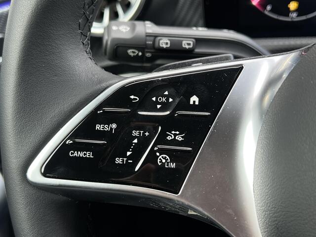 Mercedes-Benz A-KLASSE 180 Star Edition Luxury Line | Panoramadak | Apple CarPlay | Android Auto | Sfeerverlichting | Stoelverwarming | Achteruitrijcamera | Parkeersensoren | Elektrisch Inklapbare Buitenspiegels | Showmodel
