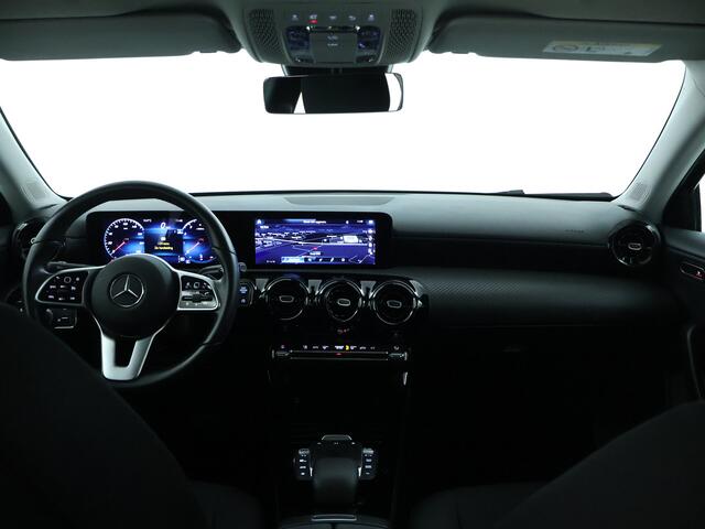 Mercedes-Benz A-KLASSE 180 Business Solution | Inclusief 24 maanden MB Certified garantie voor Europa.