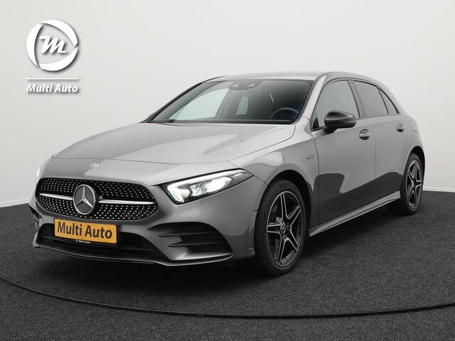 Mercedes-Benz A-KLASSE 250 e AMG Night Plug in Hybrid 218pk PHEV | Alcantara Sportstoelen | Widescreen Navi | Sfeerverlichting | Navigatie | Apple Carplay | Camera | DAB | Stoelverwarming |