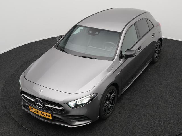 Mercedes-Benz A-KLASSE 250 e AMG Night Plug in Hybrid 218pk PHEV | Alcantara Sportstoelen | Widescreen Navi | Sfeerverlichting | Navigatie | Apple Carplay | Camera | DAB | Stoelverwarming |