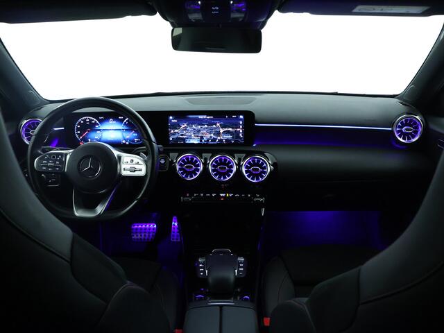 Mercedes-Benz A-KLASSE 250 e AMG Plug-In Hybride | AMG Styling | Night Pakket | Sfeerverlichting | Dodehoek Assist | Achteruitrijcamera | Inclusief 24 maanden MB Certified garantie voor Europa.