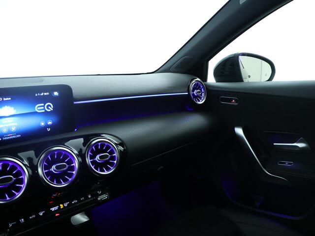 Mercedes-Benz A-KLASSE 250 e AMG Plug-In Hybride | AMG Styling | Night Pakket | Sfeerverlichting | Dodehoek Assist | Achteruitrijcamera | Inclusief 24 maanden MB Certified garantie voor Europa.