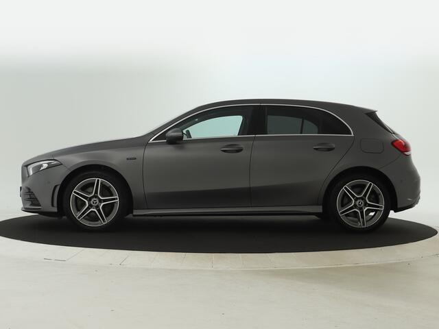 Mercedes-Benz A-KLASSE 250 e AMG Plug-In Hybride | AMG Line | Lederen Bekleding | Inclusief 24 maanden MB Certified garantie voor Europa.