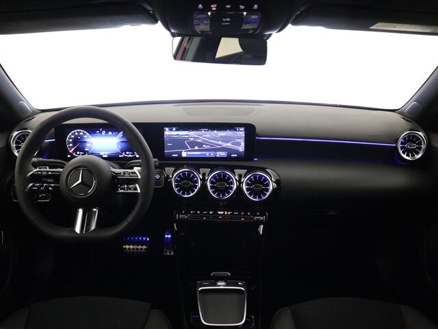 Mercedes-Benz A-KLASSE 250 e AMG Line | Premium Pack | Rijassistentiepakket | Nightpakket | KEYLESS GO-comfortpakket | Extra USB-poorten | Sfeerverlichting | MBUX augmented reality voor navigatie |