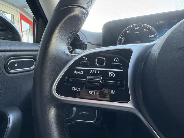 Mercedes-Benz A-KLASSE 180 Business Solution Navi | Camamera | Stoelverwarming | Cr. Control | Climate Control