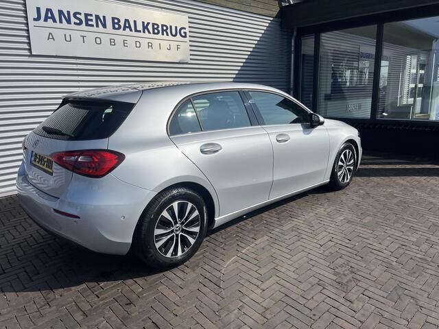 Mercedes-Benz A-KLASSE 180 Business Solution