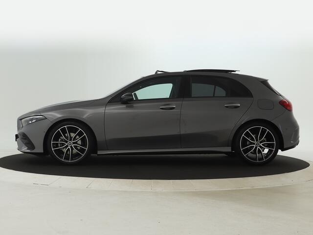 Mercedes-Benz A-KLASSE 180 Business Solution AMG | Nightpakket | Parkeerpakket met 360°-camera | Premium Plus pakket | Dodehoekassistent | Head-up display | Extra USB-poorten | Verwarmde stoelen vooraan | Spiegelpakket |