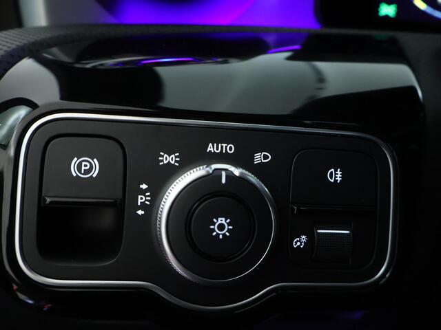 Mercedes-Benz A-KLASSE 250 e Business Solution AMG | Trekhaak | Nightpakket | Premium Plus pakket | Parkeerpakket met 360°-camera | Dodehoekassistent | KEYLESS GO-comfortpakket | Extra USB-poorten | Spiegelpakket | Head-up display |