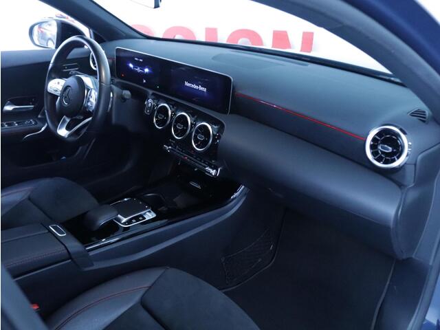 Mercedes-Benz A-KLASSE 180 Business Solution AMG Clima/Navi/Stoelverwarming
