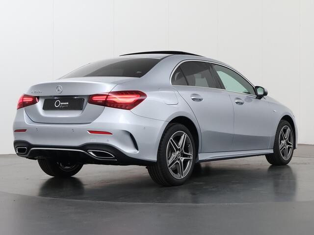 Mercedes-Benz A-KLASSE Limousine 250 e Business Solution AMG Line | Panorama-dak | Smartphone integratie | MULTIBEAM | Keyless access & start |
