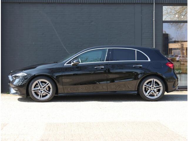 Mercedes-Benz A-KLASSE 200 AMG Line 174PK | Alcantara | SFEERVERLICHTING | Distronic | Camera | Volledig LED | Keyless | Stoelverwarming | Navigatie | Privacy Glass |