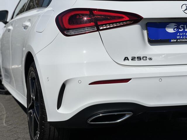 Mercedes-Benz A-KLASSE 250 e AMG Line | Pano | Sfeerverlichting | Camera | DAB