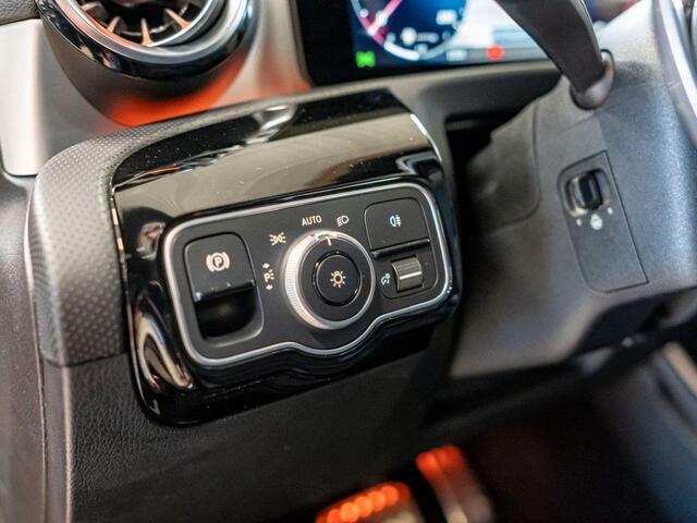Mercedes-Benz A-KLASSE 250 e AMG ** MULTIBEAM LED, MBUX+, PANORAMA, DISTR, WINTER ** 1e EIG - Ex MB-AG - JUNGE STERNE ** ** INFORMEER OOK NAAR ONZE AANTREKKELIJKE FINANCIAL-LEASE TARIEVEN **