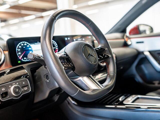 Mercedes-Benz A-KLASSE 250 e AMG ** MULTIBEAM LED, MBUX+, PANORAMA, DISTR, WINTER ** 1e EIG - Ex MB-AG - JUNGE STERNE ** ** INFORMEER OOK NAAR ONZE AANTREKKELIJKE FINANCIAL-LEASE TARIEVEN **