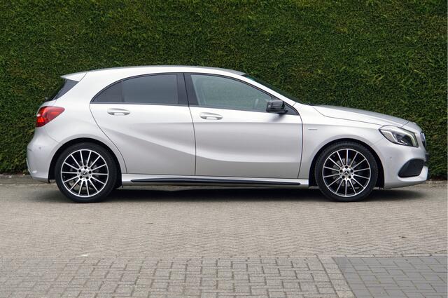 Mercedes-Benz A-KLASSE A 180 AMG line WhiteArt Edition Night | Camera Sfeerverlichting Carplay
