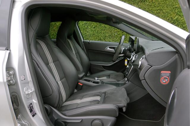Mercedes-Benz A-KLASSE A 180 AMG line WhiteArt Edition Night | Camera Sfeerverlichting Carplay