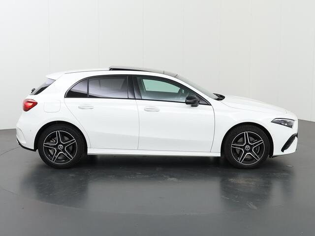 Mercedes-Benz A-KLASSE 250 e Star Edition AMG NIGHT | Panoramadak | Sfeerverlichting | Keyless Entry | MultiBEAM LED | Stoelverwarming | Dodehoekassistent |