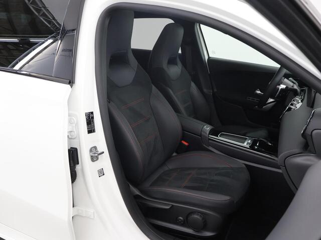 Mercedes-Benz A-KLASSE 250 e Star Edition AMG NIGHT | Panoramadak | Sfeerverlichting | Keyless Entry | MultiBEAM LED | Stoelverwarming | Dodehoekassistent |