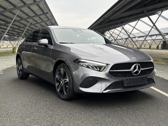 Mercedes-Benz A-KLASSE 250 e Star Edition Luxury Line | Panoramadak | Sfeerverlichting | Stoelverwarming | Parkeercamera |