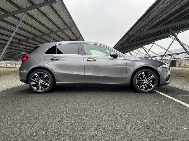 Mercedes-Benz A-KLASSE 250 e Star Edition Luxury Line | Panoramadak | Sfeerverlichting | Stoelverwarming | Parkeercamera |