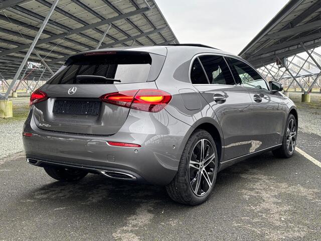 Mercedes-Benz A-KLASSE 250 e Star Edition Luxury Line | Panoramadak | Sfeerverlichting | Stoelverwarming | Parkeercamera |