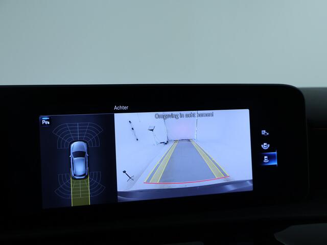 Mercedes-Benz A-KLASSE 200 Business Solution AMG | Apple CarPlay/Android Auto | Stoelverwarming | Achteruitrijcamera Inclusief 24 maanden MB Certified garantie voor Europa.