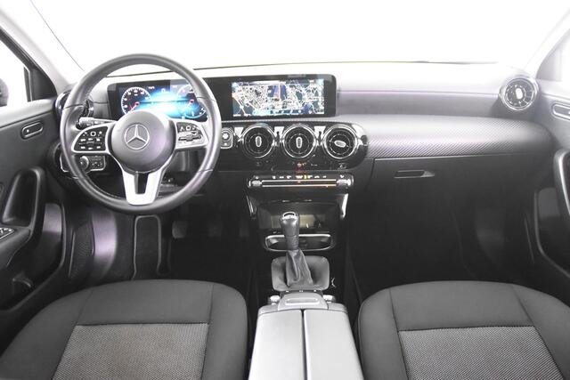 Mercedes-Benz A-KLASSE 180 Business Solution *1ste Eigenaar*Navigatie*Camera*Stoelverwarming*