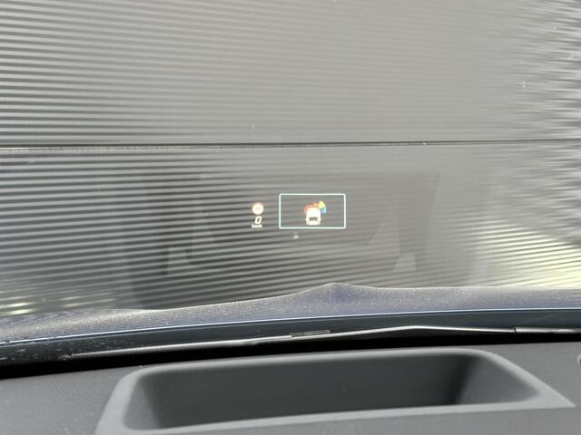 Mercedes-Benz A-KLASSE 200 | Panoramadak | Burmester Sound | Premium PLUS | Nightpakket | Memorystoelen verwarmd | Head-up display | Sfeerverlichting | Apple & Android Carplay