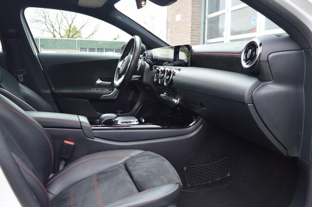 Mercedes-Benz A-KLASSE 180 AMG | PANO - CAMERA - INCL BTW